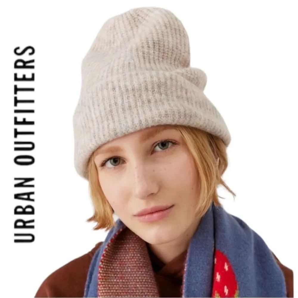NEW Urban Outfitters UO Toby Beige Slouchy Hat Beanie